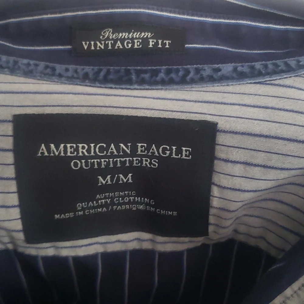 American eagle medium button up - Picture 4 of 4
